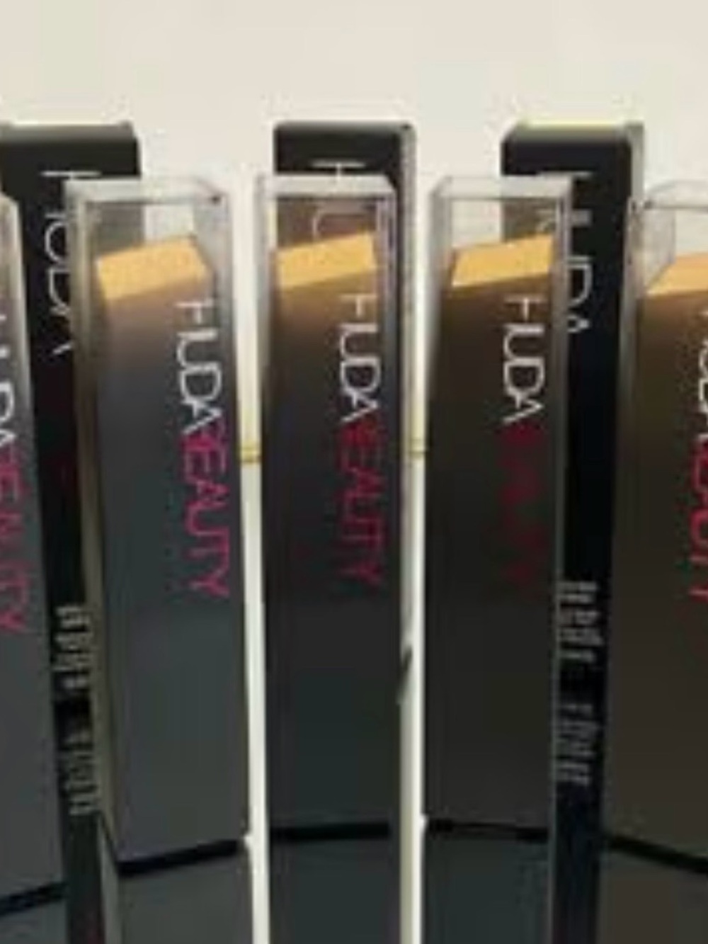 Huda Beauty #Fauxfilter Skin Finish Foundation Stick- Beignet - Picture 2 of 2